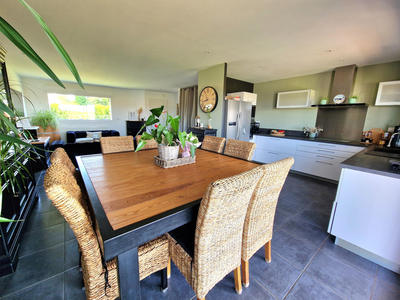 Maison - 110 m² - 6 pièces