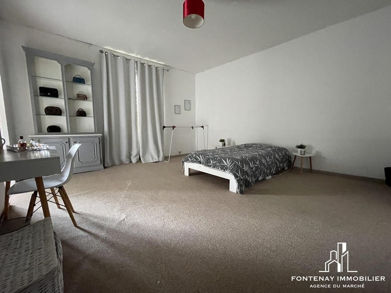 Maison - 299 m² - 9 pièces