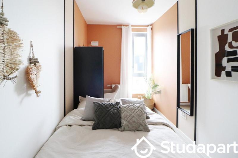 Chambre - 11 m² - 1 pièce