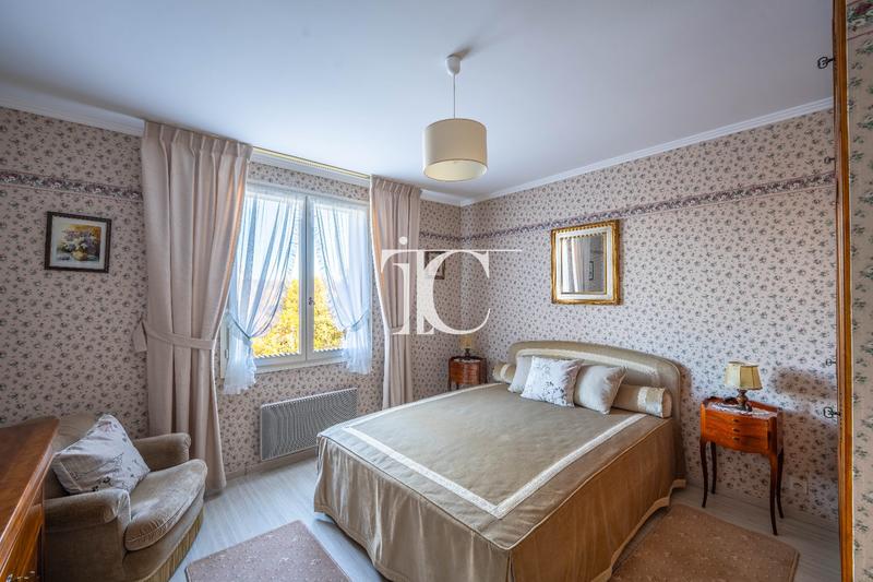 Maison - 152 m² - 4 pièces