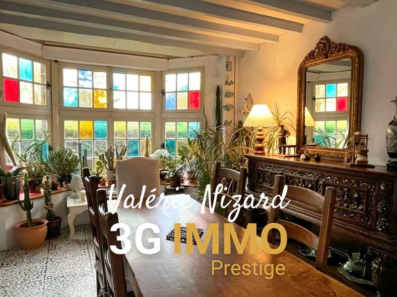Villa - 231 m² - 10 pièces