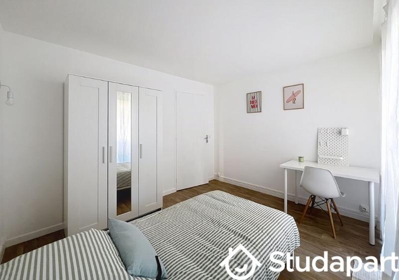 Chambre - 10 m² - 1 pièce