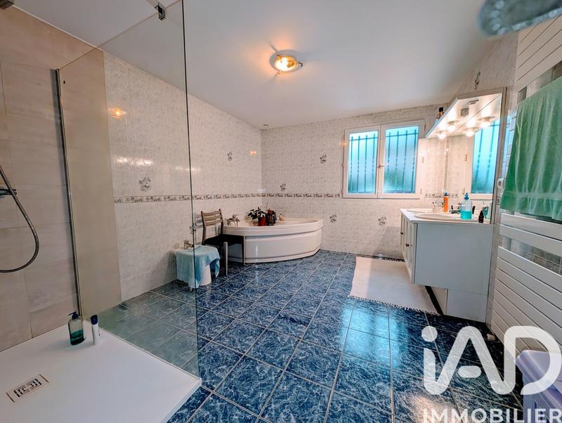 Maison - 186 m² - 6 pièces