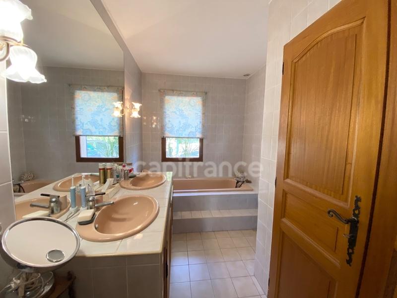 Maison - 140 m² - 7 pièces