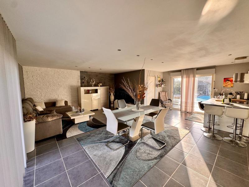 Maison - 111 m² - 4 pièces