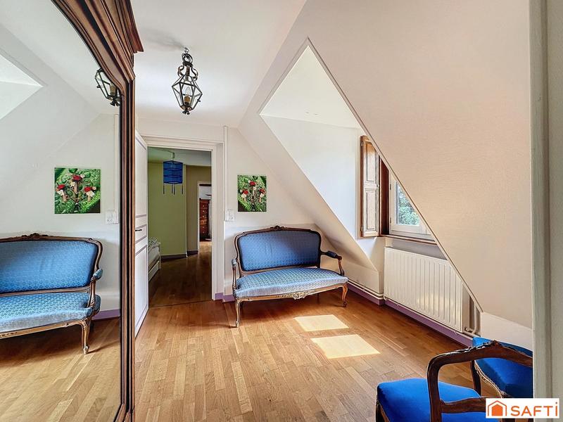 Maison - 210 m² - 7 pièces