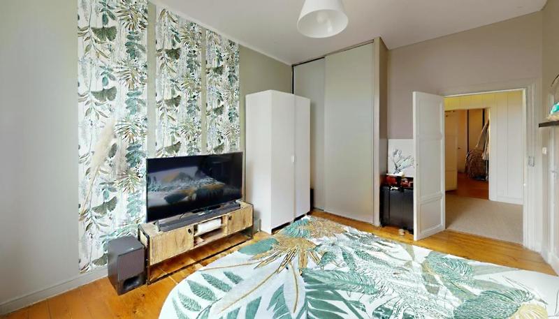 Maison - 231 m² - 10 pièces