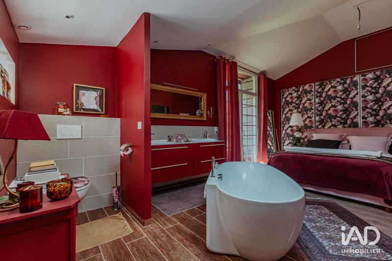 Maison - 229 m² - 6 pièces