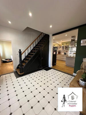 Maison - 340 m² - 10 pièces