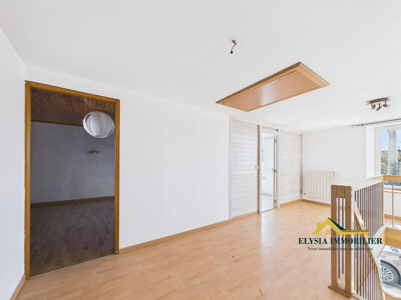 Maison - 181 m² - 6 pièces