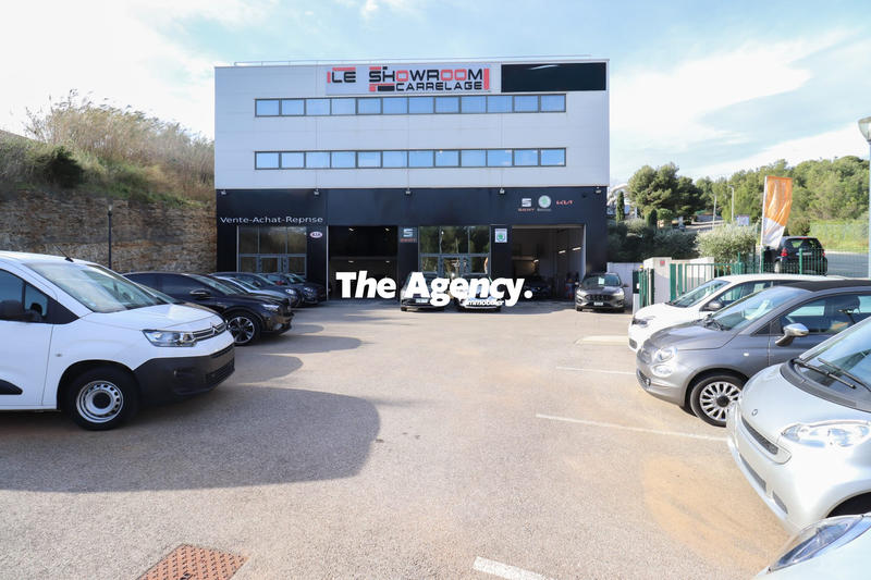 Fonds de commerce - Local commercial - 824 m²