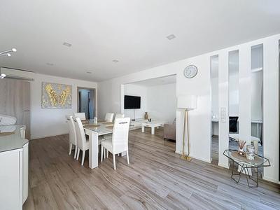 Appartement - 97 m² - 4 pièces