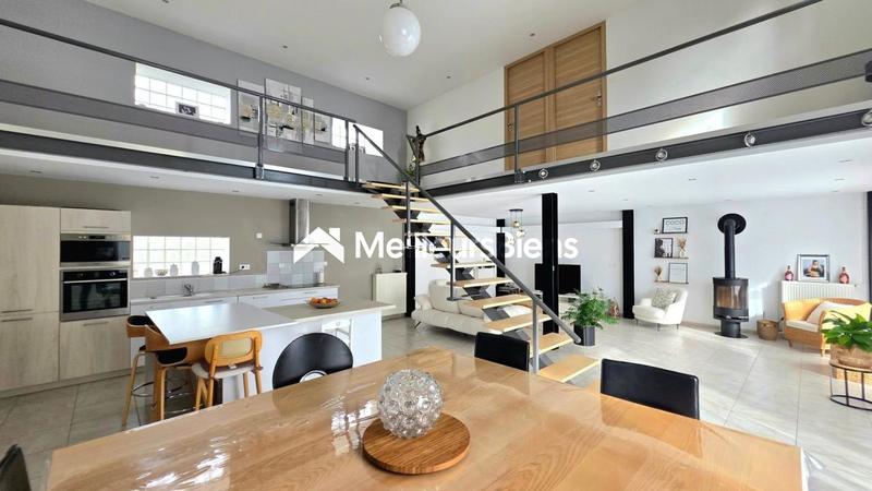 Maison - 150 m² - 4 pièces