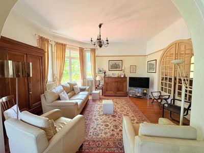 Propriété - 202 m² - 7 pièces