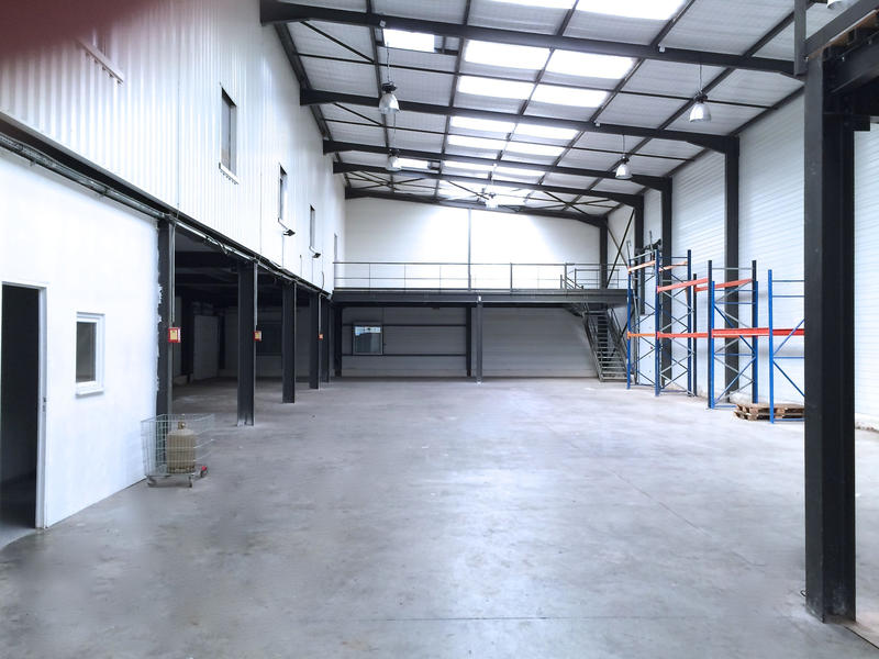 Entrepôt - 1 455 m²