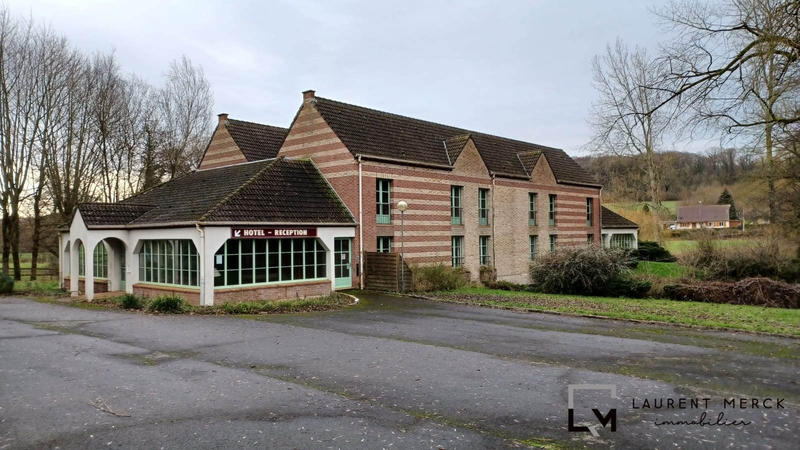 Fonds de commerce - 1 790 m²