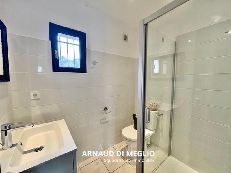 Local commercial - 304 m² - 12 pièces