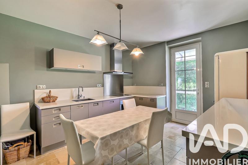 Maison - 282 m² - 9 pièces