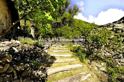 Appartement - 145 m² - 6 pièces