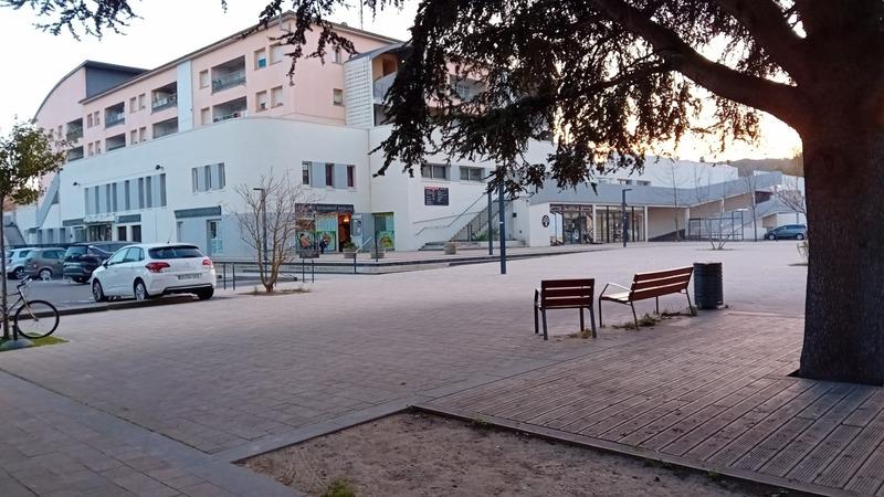 Local d'activité / Entrepôt - 136 m² - 2 pièces