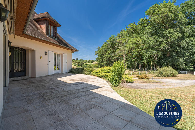 Maison - 206 m² - 8 pièces