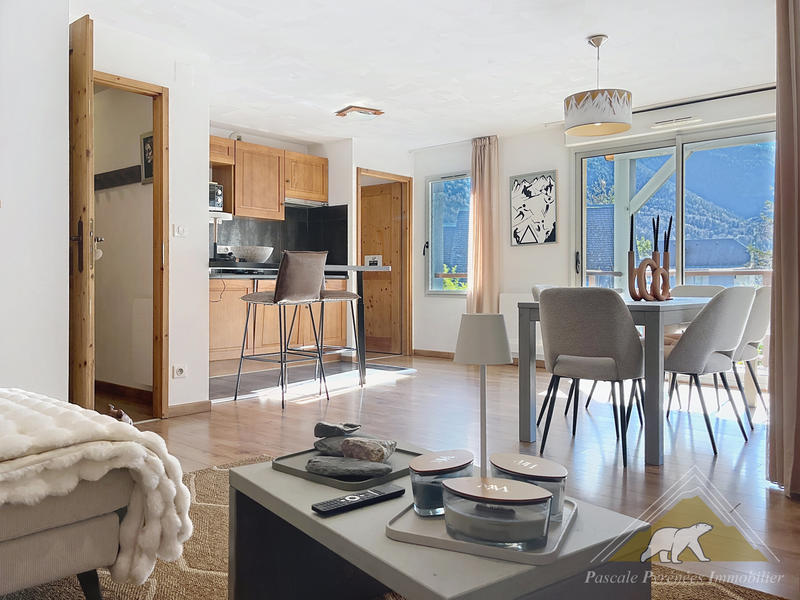 Appartement - 83 m² - 4 pièces