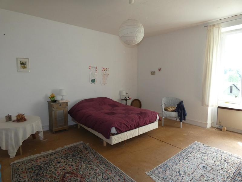 Maison - 225 m² - 9 pièces