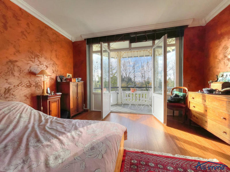 Maison ancienne - 197 m² - 8 pièces