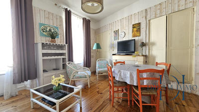 Maison - 380 m² - 10 pièces