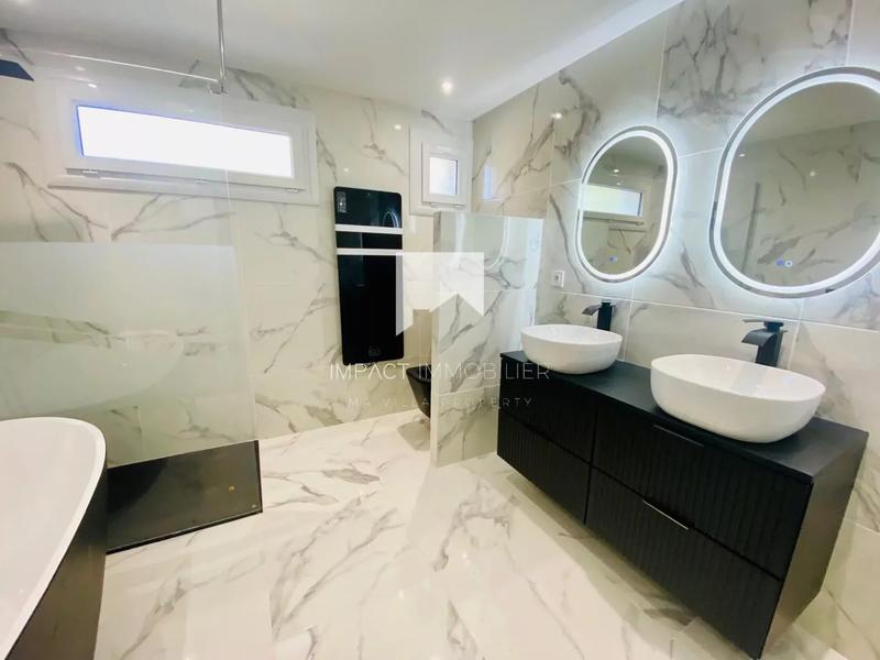 Maison - 160 m² - 7 pièces