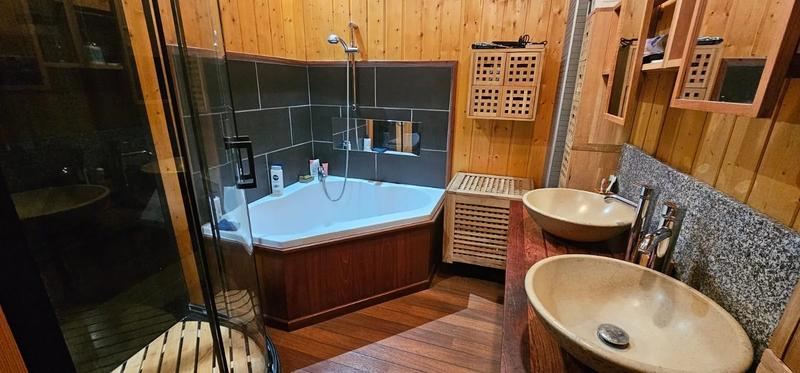 Maison en pierre - 282 m² - 10 pièces