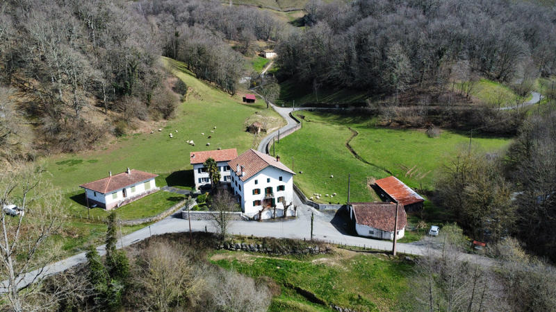 Maison - 185 m² - 8 pièces