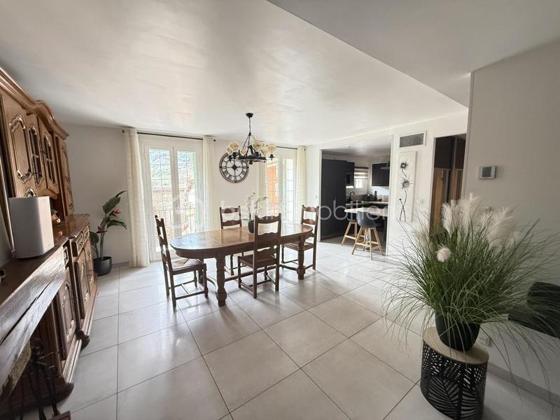 Appartement - 82 m² - 3 pièces