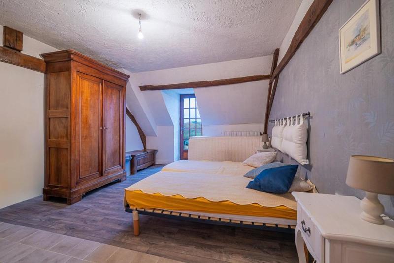 Propriété - 240 m² - 8 pièces