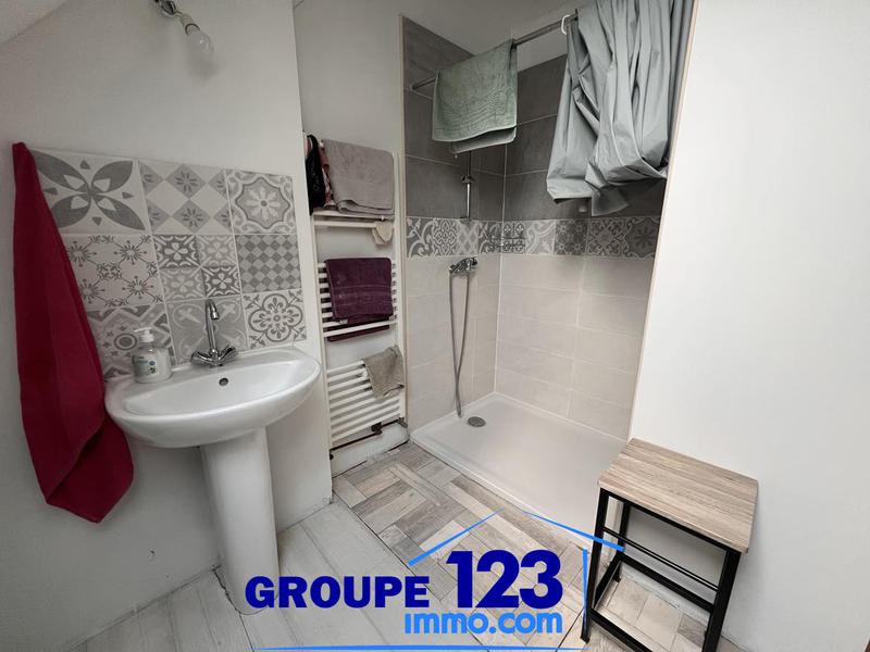 Maison - 260 m² - 11 pièces