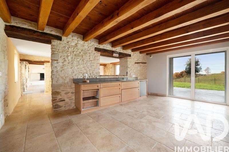 Maison - 324 m² - 5 pièces
