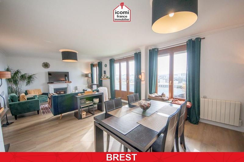 Appartement - 90 m² - 4 pièces