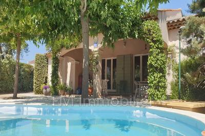 Villa - 1 500 m² - 4 pièces