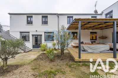 Maison - 180 m² - 8 pièces