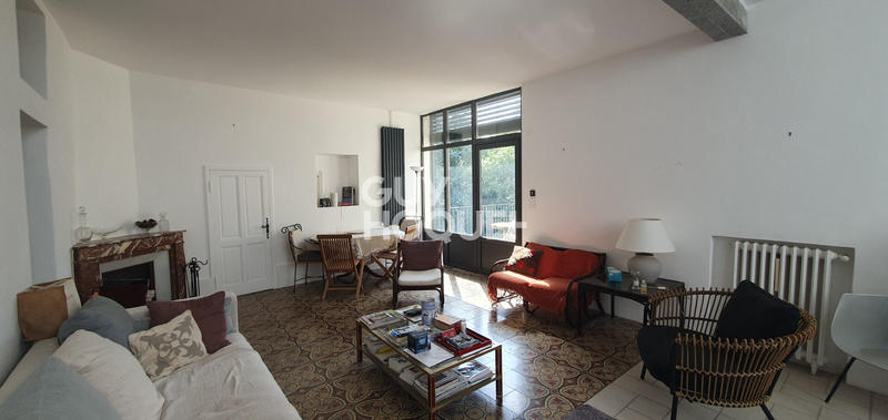 Maison - 260 m² - 7 pièces