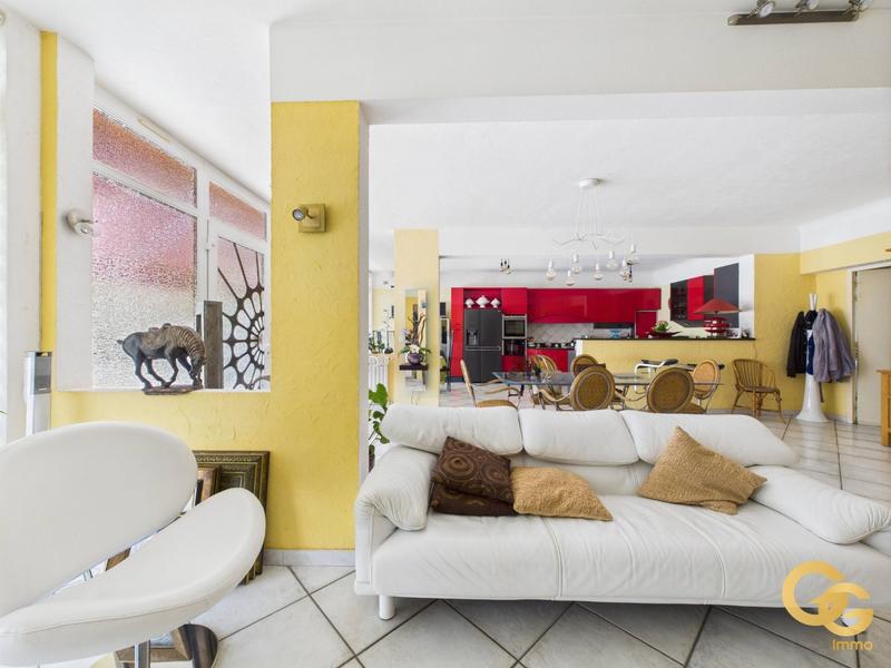 Maison - 170 m² - 5 pièces