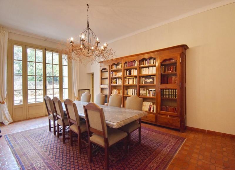 Maison - 490 m² - 21 pièces