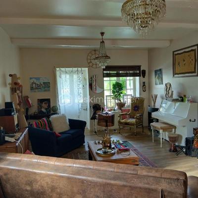 Moulin - 182 m² - 8 pièces