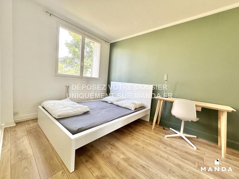 Chambre - 9 m² - 5 pièces