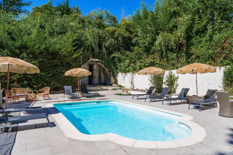 Maison - 235 m² - 8 pièces