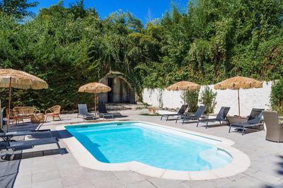 Maison - 235 m² - 8 pièces