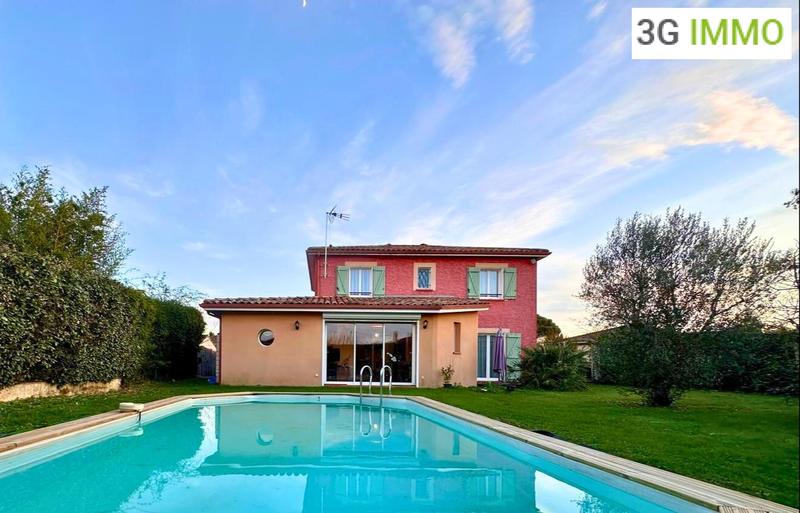 Maison - 170 m² - 9 pièces