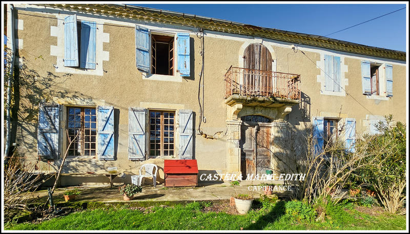 Corps de ferme - 8 000 m² - 7 pièces