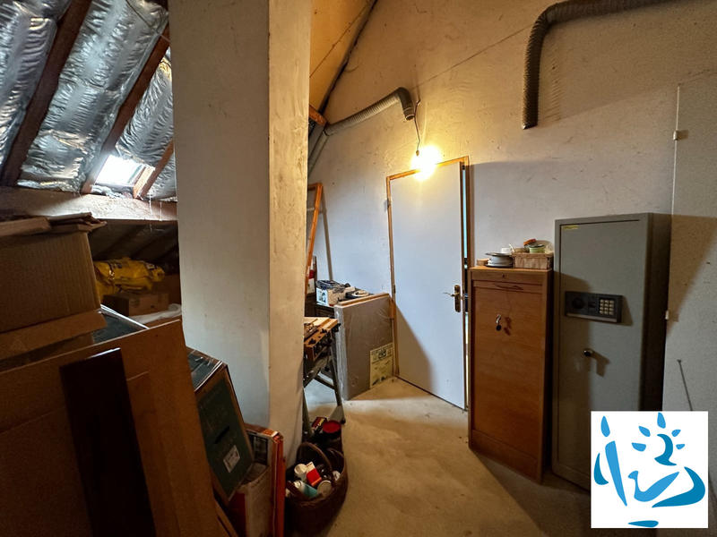 Maison - 187 m² - 8 pièces