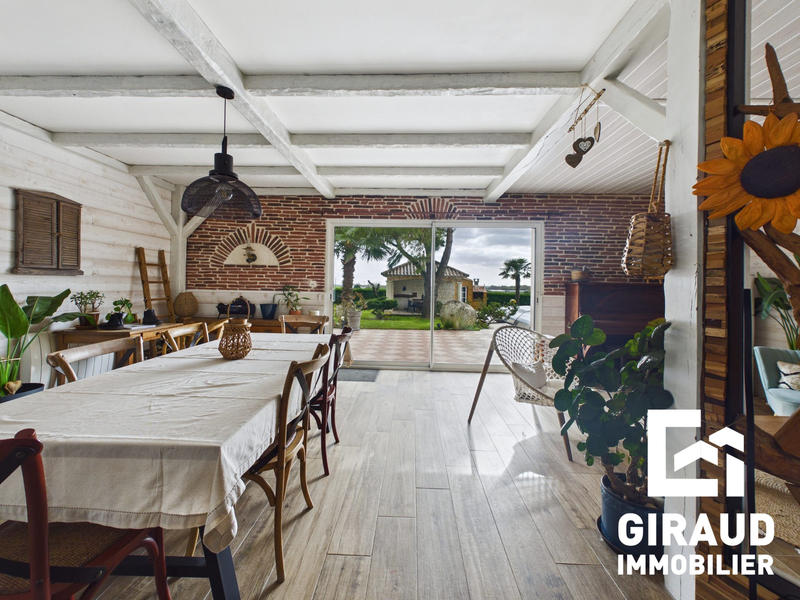 Maison - 162 m² - 8 pièces